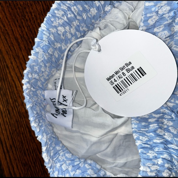 Princess Polly Light Blue skirt size 4 NWT - Picture 5 of 6